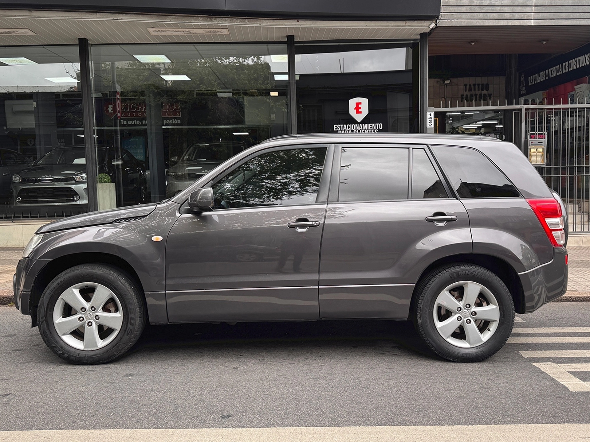 Suzuki Grand Vitara 2.4 A/T 2WD Full