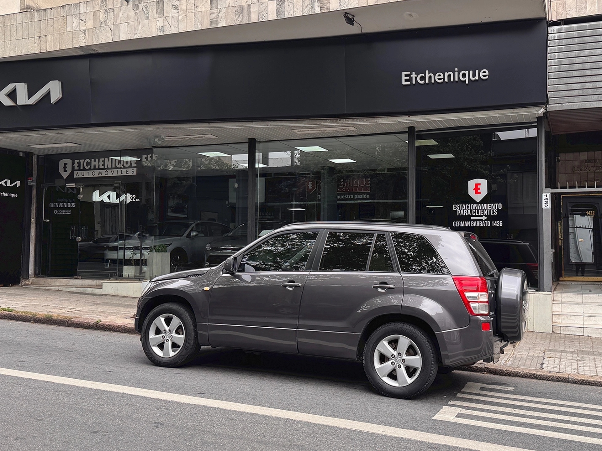 Suzuki Grand Vitara 2.4 A/T 2WD Full