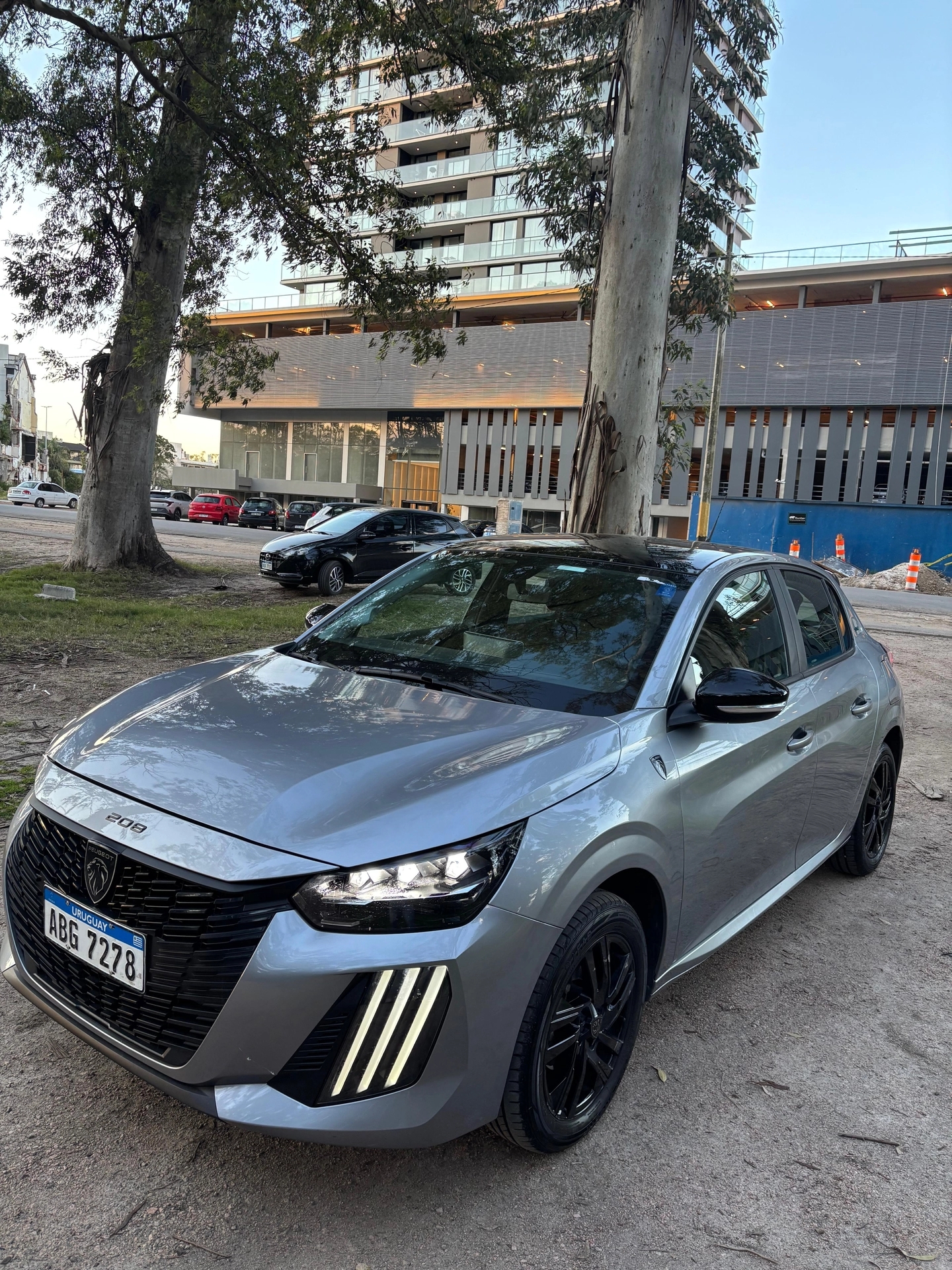 Peugeot 208 style 1.0