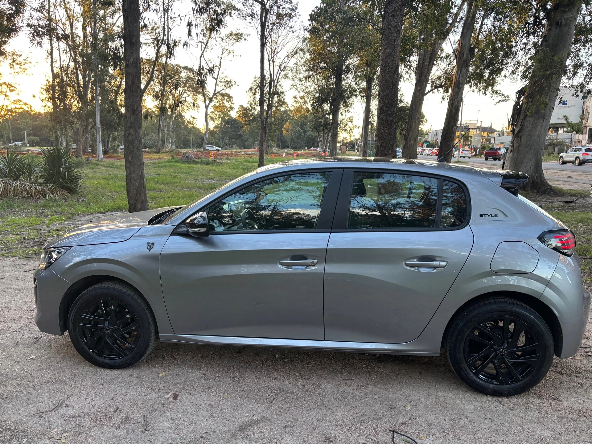 Peugeot 208 style 1.0
